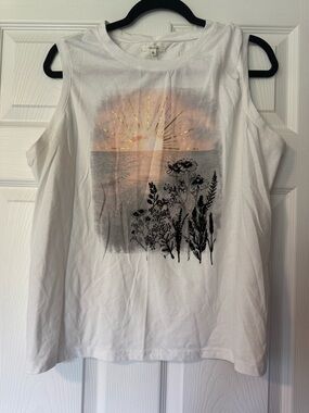 Maurice’s Sunrise Graphic White Tank Top with Floral Print NWOT